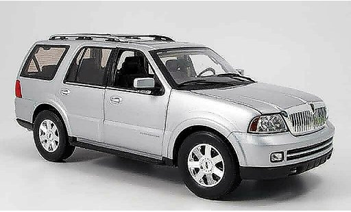 Lincoln Navigator Base 1/18 Welly grijs 2005 modelauto