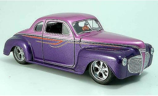 Plymouth Coupe Hot Rod 1/18 Yat Ming lila modelauto