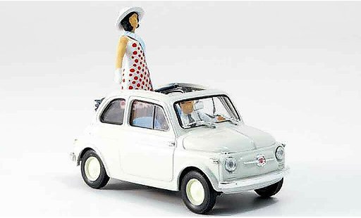 Fiat 500 Nuova 1/43 Brumm Prasentation in Turin avec Figuren 1957 modelauto