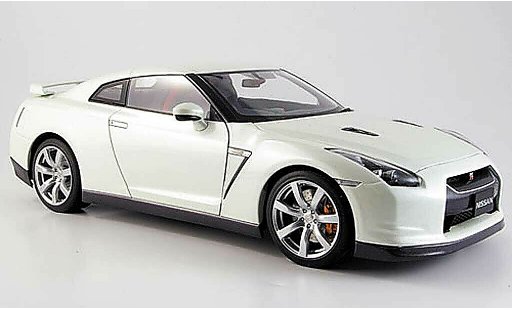 Nissan Skyline R35 1/18 Autoart gtr wit modelauto