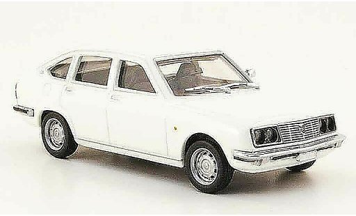 Lancia Beta berline 1/43 Pego sedan wit modelauto