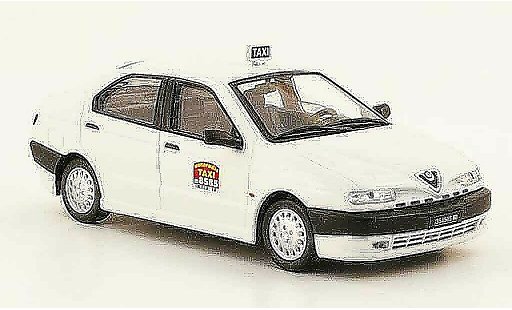 Alfa Romeo 146 polizia 1/43 Pego taxi mailand modelauto
