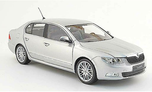 Skoda Superb 2009 1/18 Abrex grijs ii modelauto