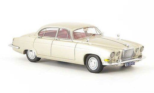 Jaguar MK 10 1/43 Neo beige 1967 modelauto
