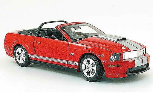 Shelby GT Convertible 1/18 Shelby Collectibles cabriolet rood avec bandes wits 2008 modelauto