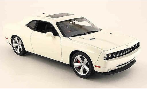 Dodge Challenger 2008 1/18 Highway 61 srt8 wit modelauto