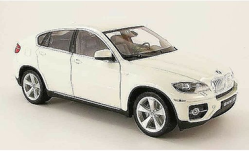 Bmw X6 suv 1/18 Welly E71 wit modelauto