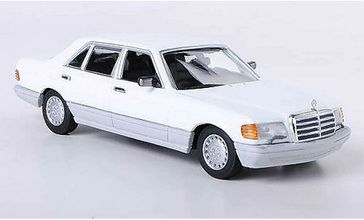 Mercedes 560 Base 1/43 Minichamps (W126) wit 1989 modelauto