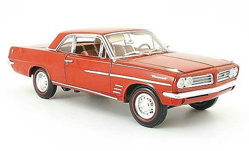 Pontiac Tempest Coupe 1/18 Highway 61 rood-bruin 1963 modelauto