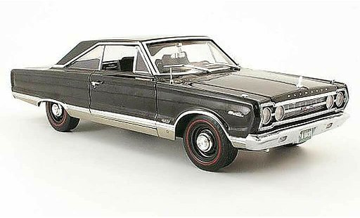 Plymouth Satellite 1967 1/18 Highway 61 zwart modelauto