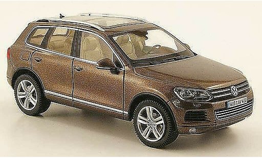 Volkswagen Touareg Base 1/43 Schuco II (C 2) bruin 2010 modelauto