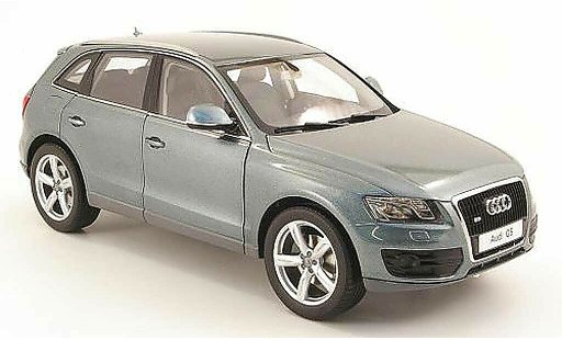 Audi Q5 suv 1/18 Kyosho blauw ciel modelauto