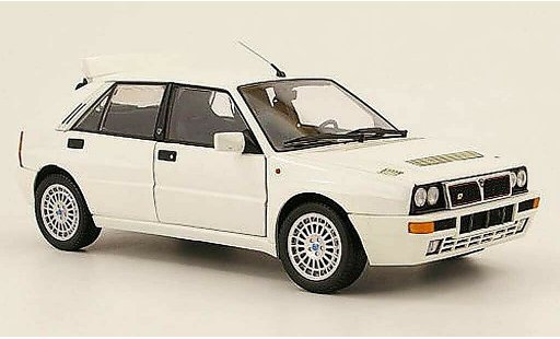 Lancia Delta HF Integrale 1/18 Kyosho evoluzione 2 wit modelauto