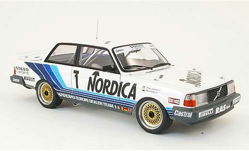 Volvo 240 Turbo 1/18 Autoart no.1 nordica zolder 1986 modelauto