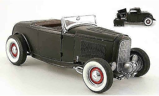 Ford 1932 Hot Rod 1/18 GMP series matzwart inklusive softtop modelauto
