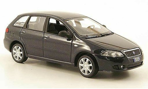 Fiat Croma Base 1/43 Hachette II blauw 2005 modelauto