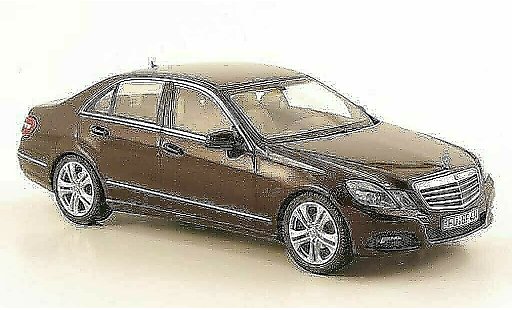Mercedes Classe E Base 1/43 Schuco Sedan (W212) bruin Avantgarde modelauto