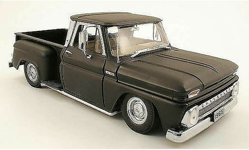 Chevrolet C-10 lowrider 1/18 Sun Star pick up stepside matzwart 1965 modelauto