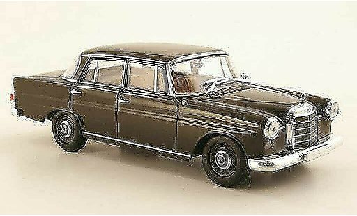 Mercedes 190 Base 1/43 Minichamps (W110) bruin 1961 modelauto