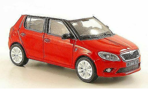 Skoda Fabia II 1/43 Abrex rood met witem dak en Felgen 2010 modelauto