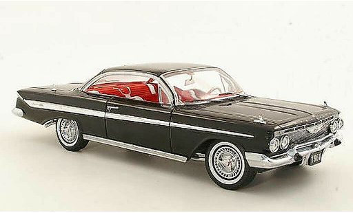 Chevrolet Impala Coupe 1/18 Sun Star 1961 Sport zwart modelauto
