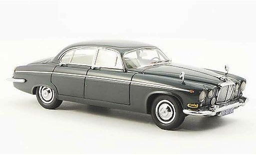 Jaguar 420 420G 1/43 Neo G groen 1967 modelauto