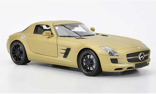 Mercedes SLS Coupe 1/18 Minichamps coupe AMG or 2010 modelauto