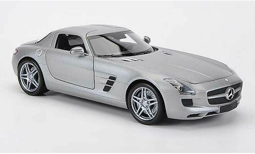 Mercedes SLS Coupe 1/18 Minichamps coupe AMG grijs 2010 modelauto