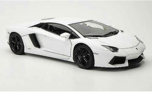 Lamborghini Aventador LP700-4 1/18 Autoart wit 2011 modelauto