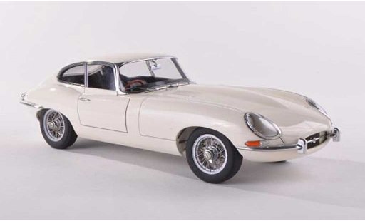 Jaguar E-Type 1961 1/18 Autoart Coupe serie I 3.8 -beige modelauto