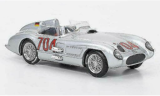 Mercedes 300 Base 1/43 Brumm No.704 Hans Herrmann 1955 modelauto