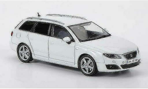 Seat Exeo ST 1/43 Hachette wit modelauto