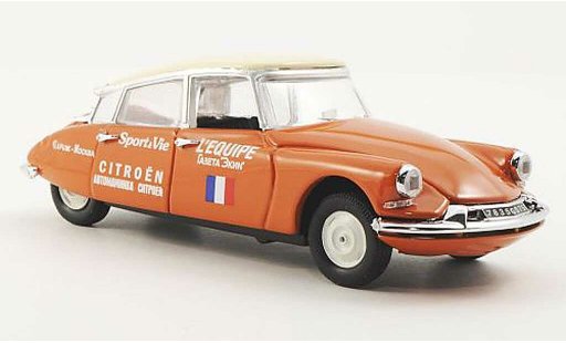 Citroen ID 19 Berline 1/43 Rio Paris - Moskau 1957 modelauto