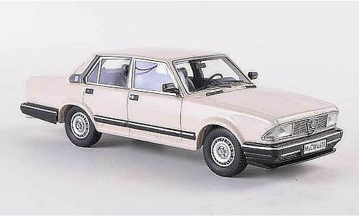 Alfa Romeo Alfa 6 2.5i 1/43 Neo 2500i beige 1985 modelauto