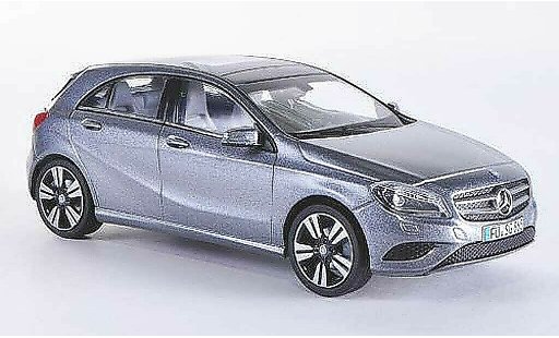 Mercedes Classe A Base 1/43 Schuco (W176) grijs 2013 modelauto