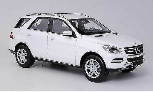 Mercedes Classe M Base 1/18 Minichamps (W166) wit 2011 modelauto