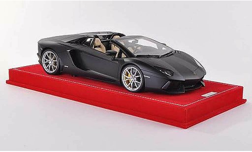 Lamborghini Aventador LP700-4 1/18 MR Collection Roadster matzwart modelauto