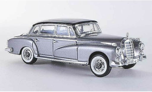 Mercedes Adenauer Base 1/43 Rio grijs 1951 modelauto