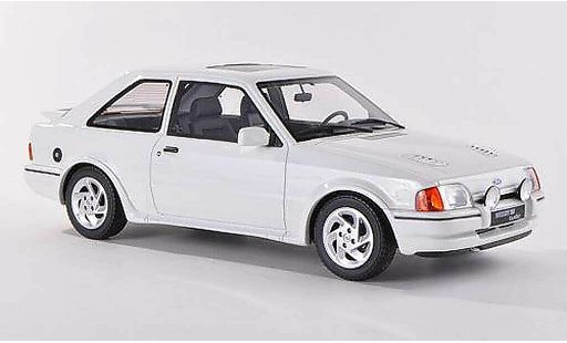 Ford Escort MK4 1/18 Ottomobile Turbo MKIV wit 1987 modelauto