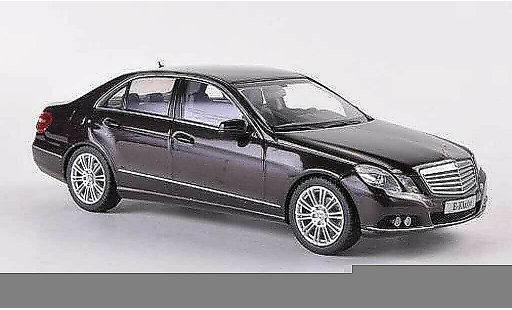 Mercedes Classe E Base 1/43 Schuco (W212) bruin 2009 modelauto
