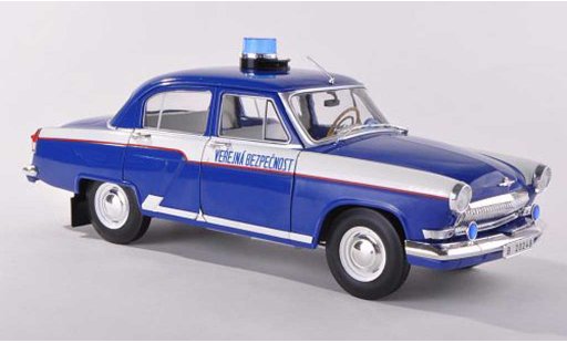 Wolga M21 Base 1/18 IST Models politie Prag 1970 modelauto