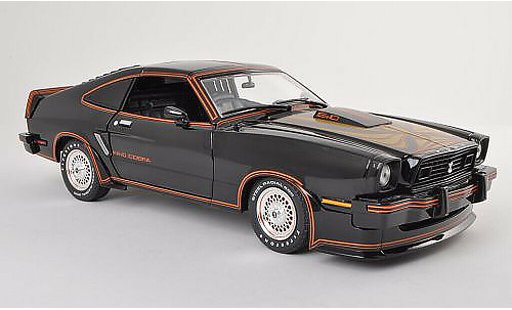 Ford Mustang King Cobra 1/18 Greenlight II zwart/grijs modelauto
