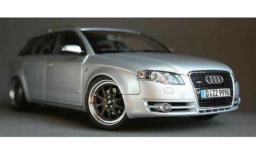Audi A4 avant 1/18 Minichamps grijs jantes 18 pouces gmp kinesis modelauto