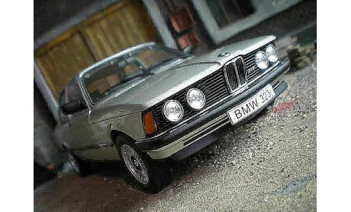 Bmw 323 coupe 1/18 Autoart e21 grijs zilver polaris grijs 1977 modelauto
