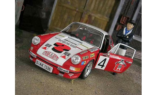 Porsche 911 2.4 1/18 Universal Hobbies monte carlo 1972 modelauto