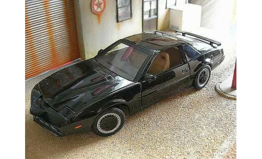 Pontiac Knight Rider Base 1/18 Ertl  modelauto