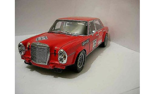 Mercedes 300 6.8 1/18 Minichamps amg modelauto
