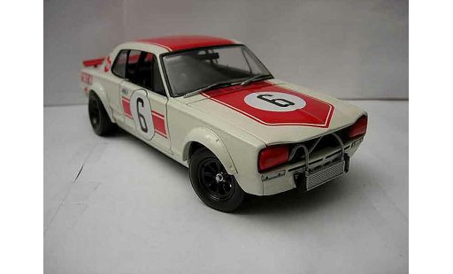 Nissan Skyline 2000 1/18 Kyosho gt-r kpgc10 #6 modelauto