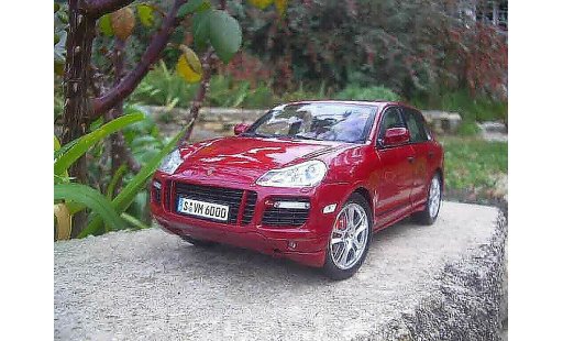 Porsche Cayenne GTS 1/18 Norev rood modelauto