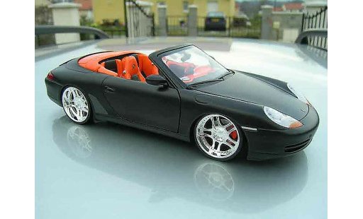 Porsche 911 Cabriolet 1/18 Ut Models zwart modelauto